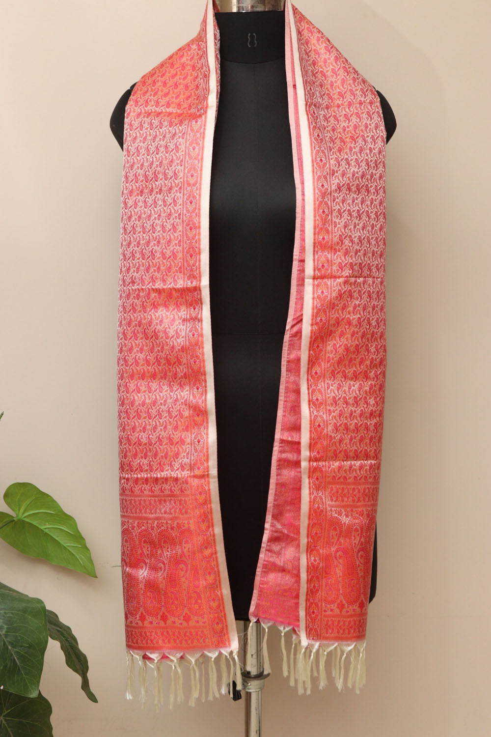 Elegant Pink Banarasi Silk Tanchui Jamawar Stole - Luxurion World- Crafted Heirlooms