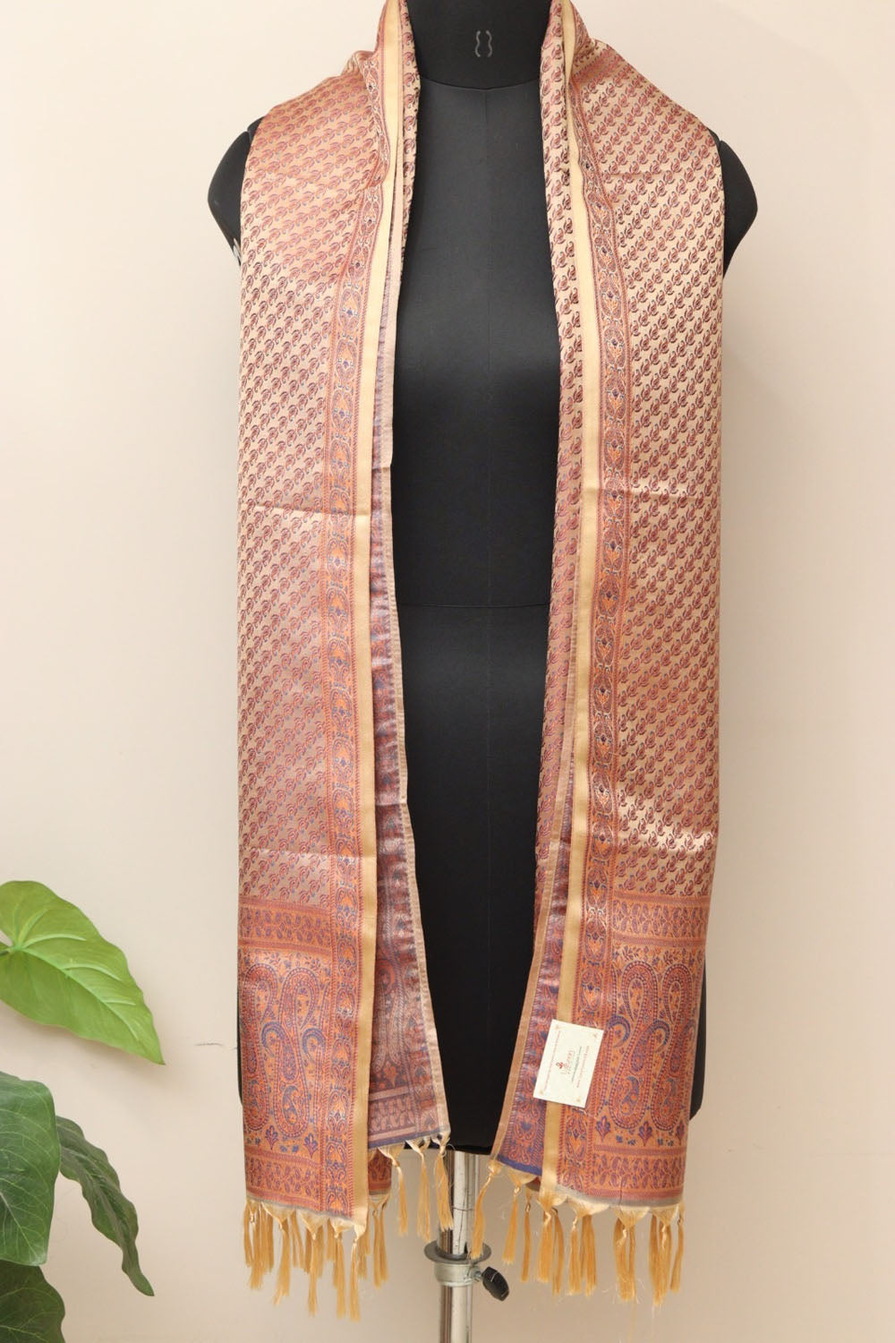 Pastel Banarasi Silk Tanchui Jamawar Stole - Elegant Style - Luxurion World- Crafted Heirlooms