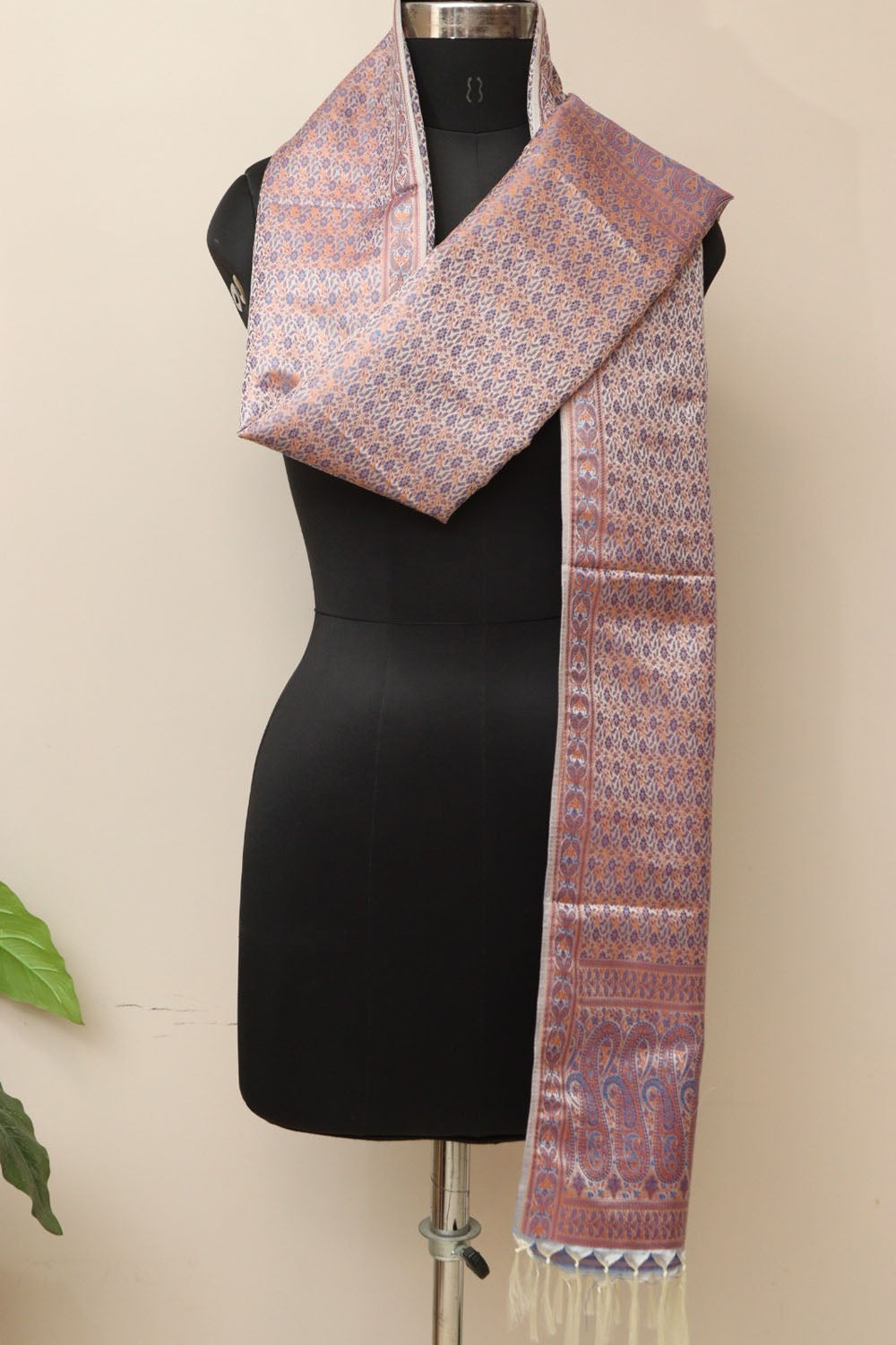 Elegant Blue Banarasi Silk Tanchui Jamawar Stole - Luxurion World- Crafted Heirlooms