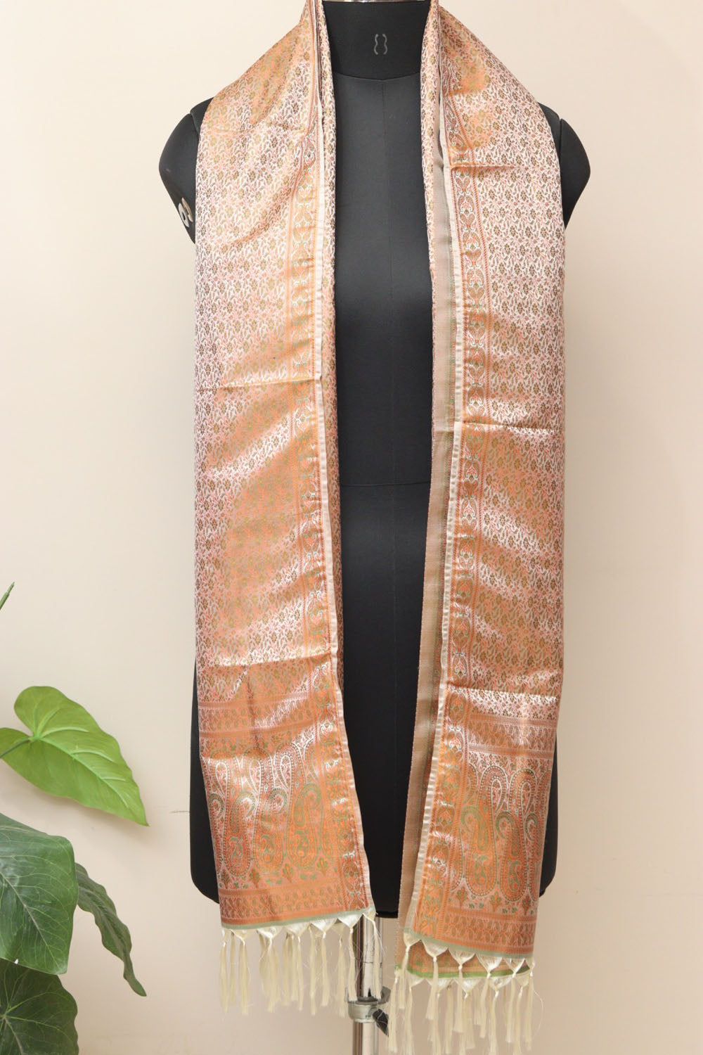 Pastel Banarasi Silk Tanchui Jamawar Stole - Elegant Style - Luxurion World- Crafted Heirlooms