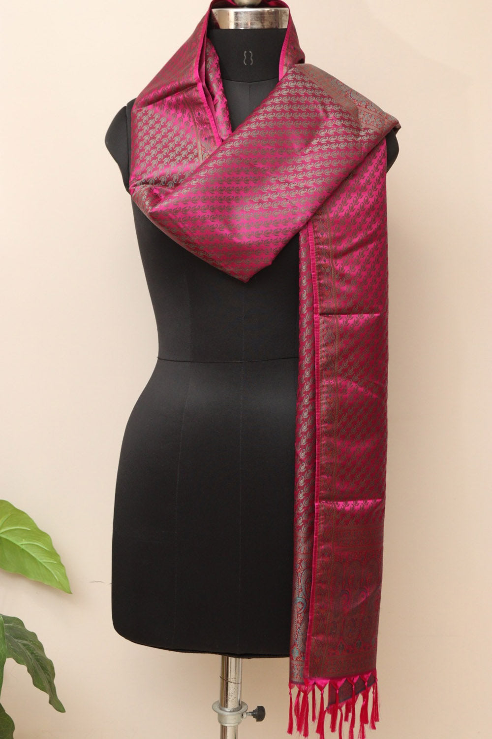 Elegant Pink Banarasi Silk Tanchui Jamawar Stole - Luxurion World