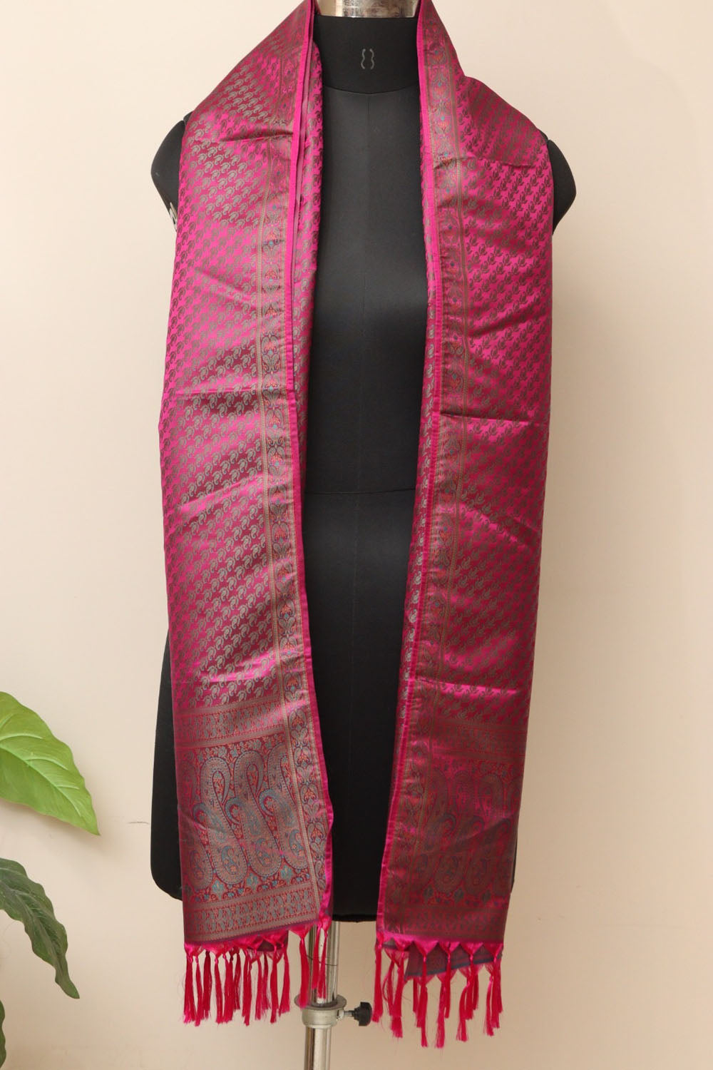 Elegant Pink Banarasi Silk Tanchui Jamawar Stole - Luxurion World
