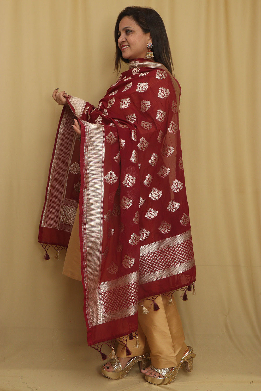 Elegant Maroon Banarasi Georgette Stole - Luxurion World