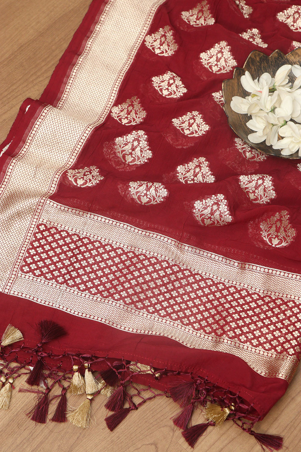 Elegant Maroon Banarasi Georgette Stole - Luxurion World