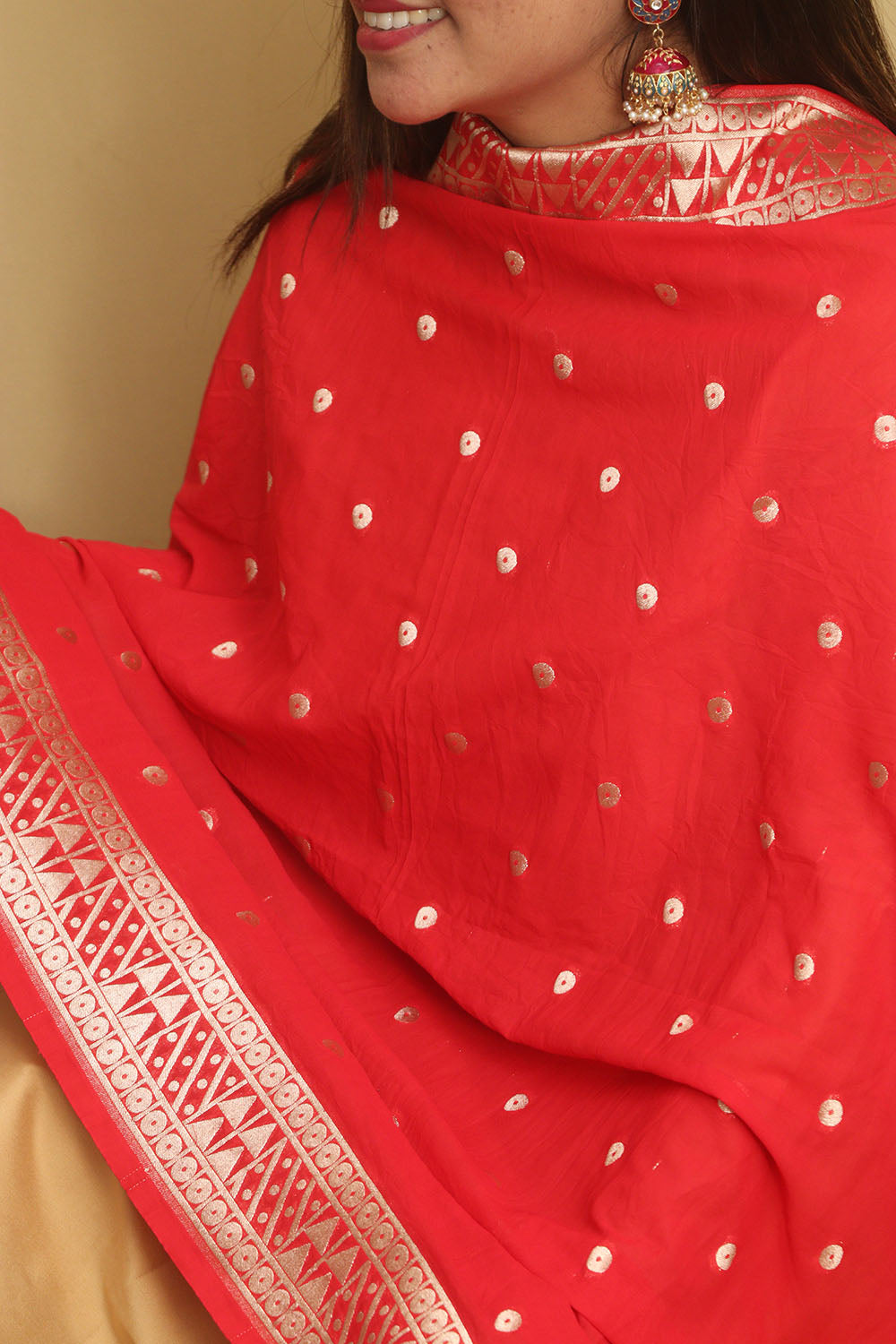 Red Banarasi Georgette Stole: Elegant and Luxurious - Luxurion World- Crafted Heirlooms