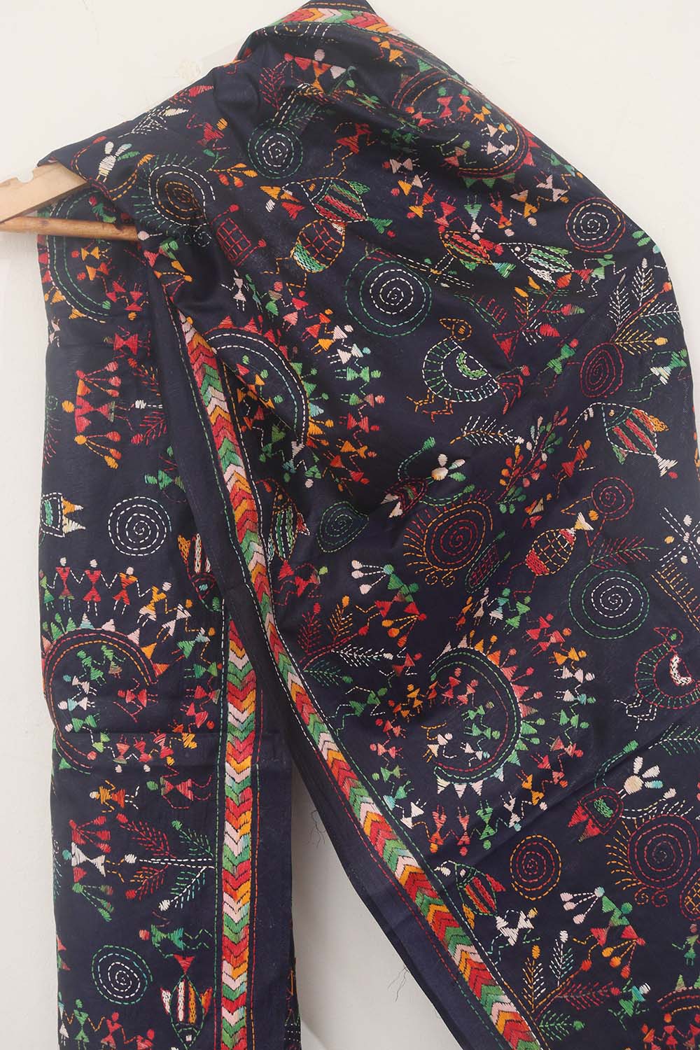 Luxurious Black Hand Embroidered Kantha Pure Bangalore Silk Stole - Luxurion World
