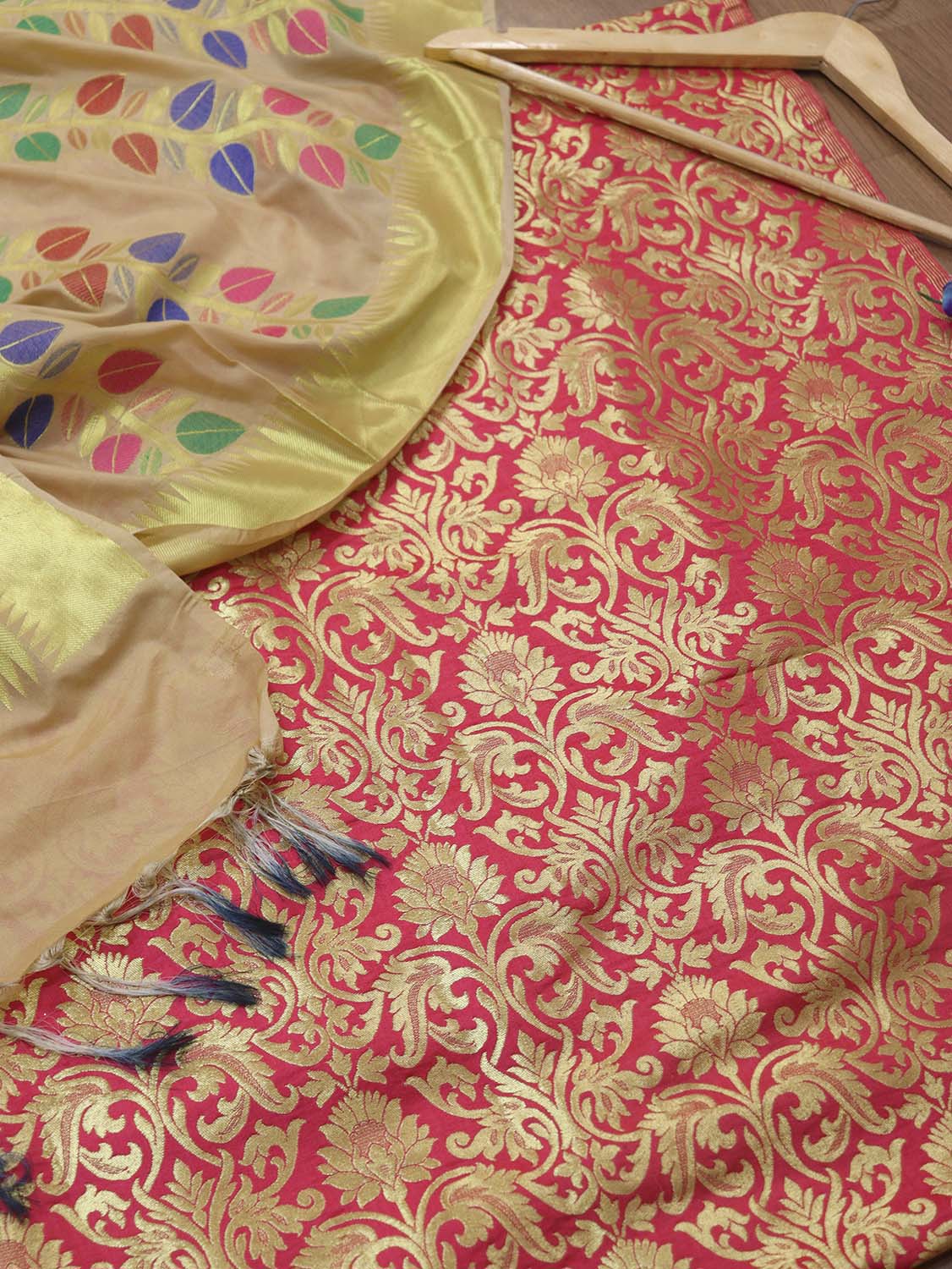 Stunning Pink Banarasi KimKhwab Silk Fabric with Cream Meenakari Dupatta - Perfect Ethnic Wear - Luxurion World