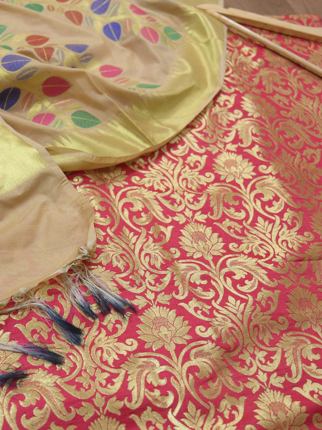 Stunning Pink Banarasi KimKhwab Silk Fabric with Cream Meenakari Dupatta - Perfect Ethnic Wear - Luxurion World
