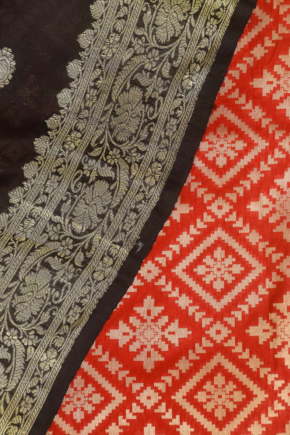 Red Banarasi Silk Suit With Banarasi Pure Katan Silk Kadwa Dupatta - Luxurion World