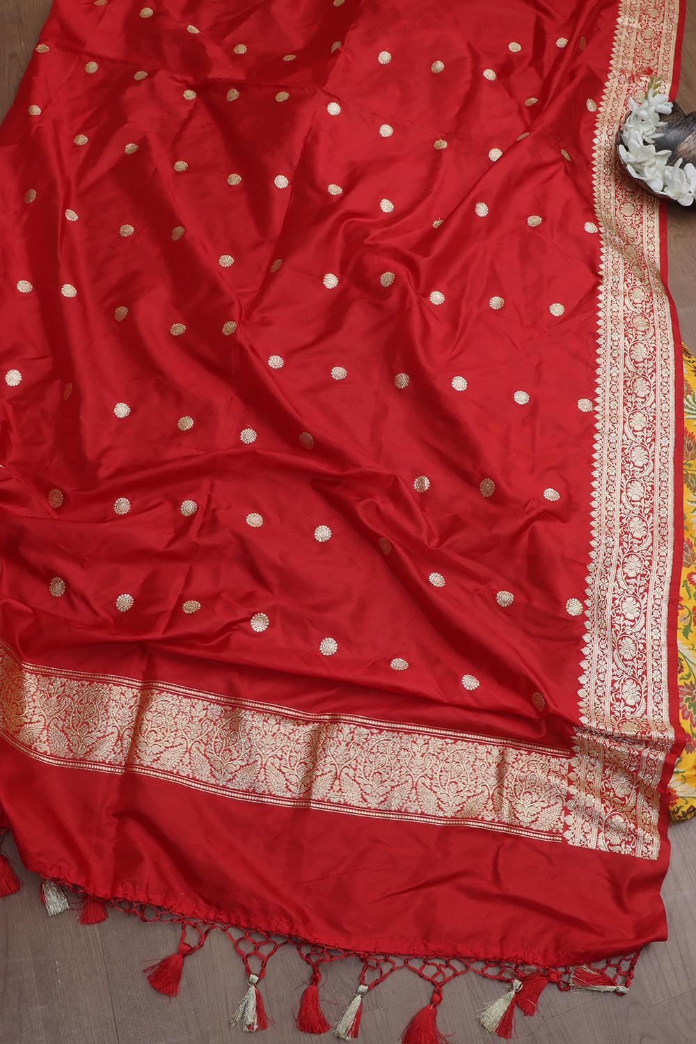 Stunning Yellow Banarasi Kimkhwab Silk Meenakari Suit With Red Handloom Banarasi Pure Katan Silk Dupatta - Luxurion World