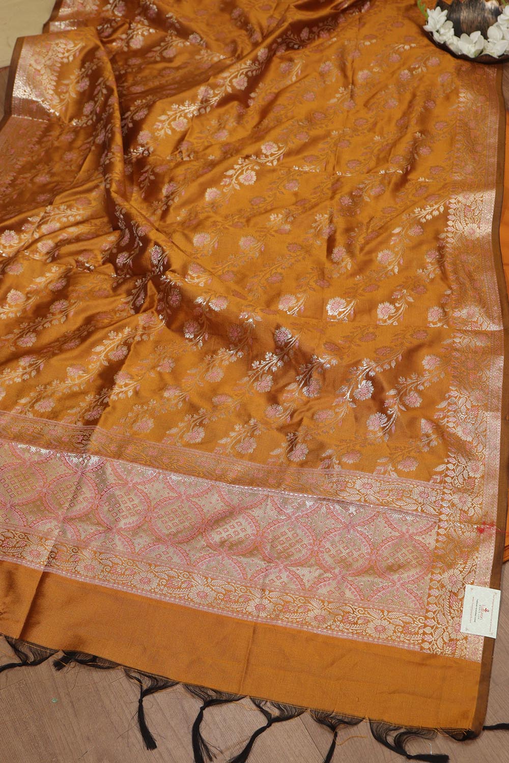 Yellow Plain Silk Suit With Yellow Banarasi Silk Meenakari Dupatta - Luxurion World