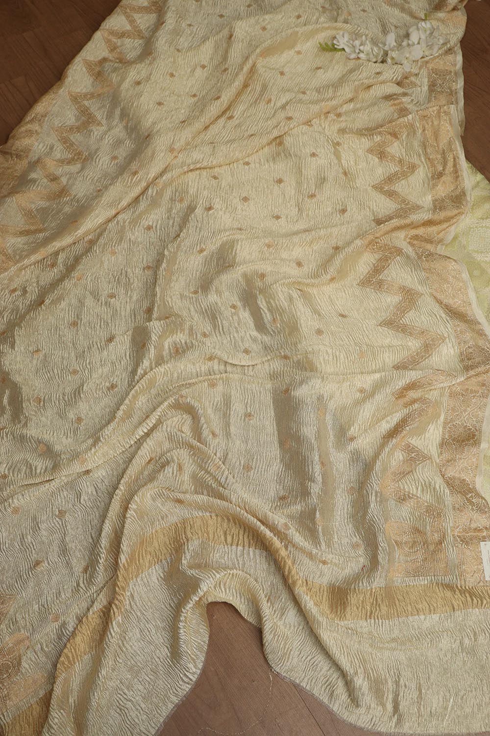 Yellow Banarasi Brocade Silk Suit With Dyeable Banarasi Handloom Pure Chiffon Crushed Booti Design Dupatta - Luxurion World