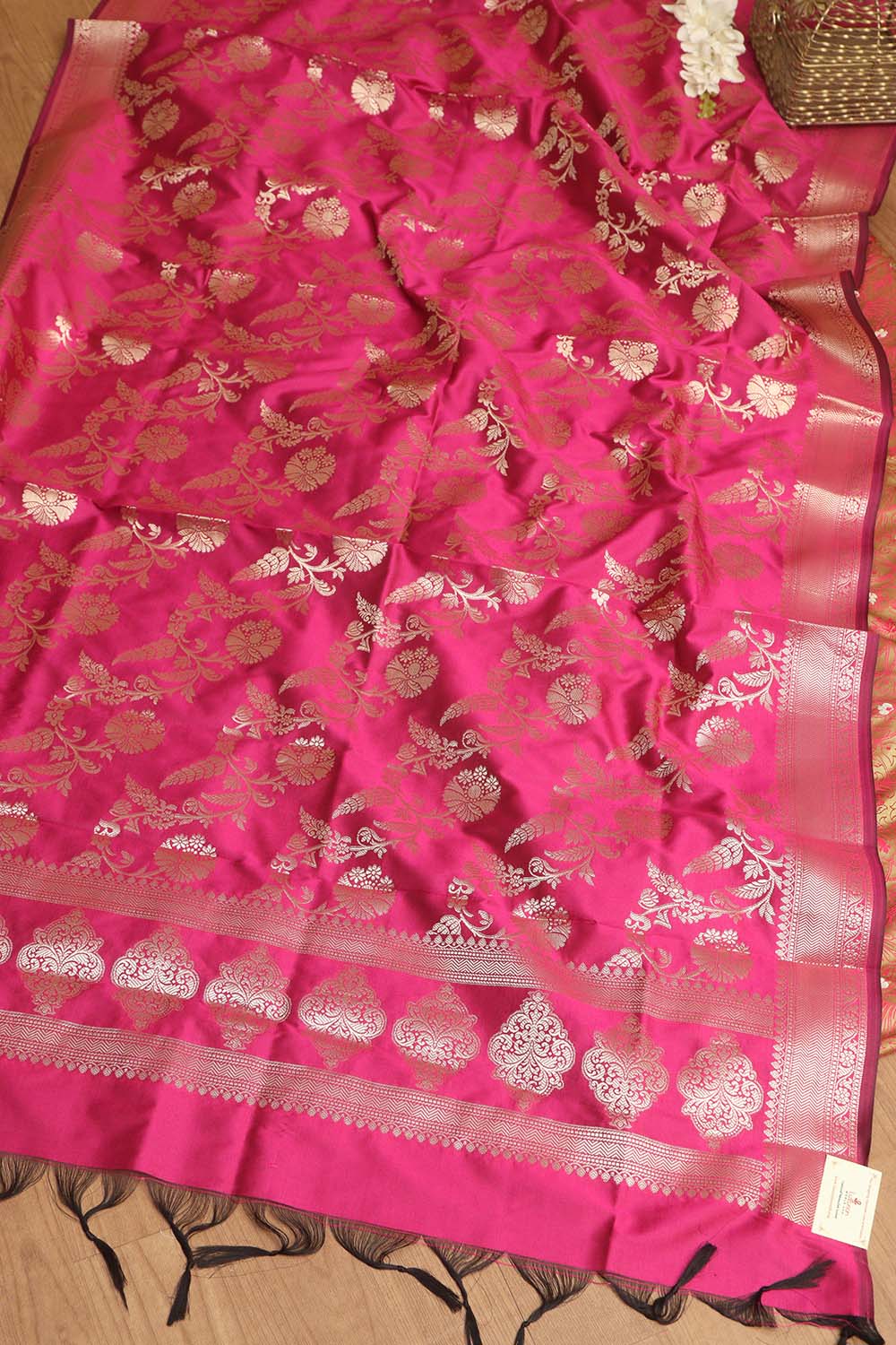 Elegant Green Banarasi Tanchui Silk Suit With Pink Banarasi Silk Dupatta - Luxurion World