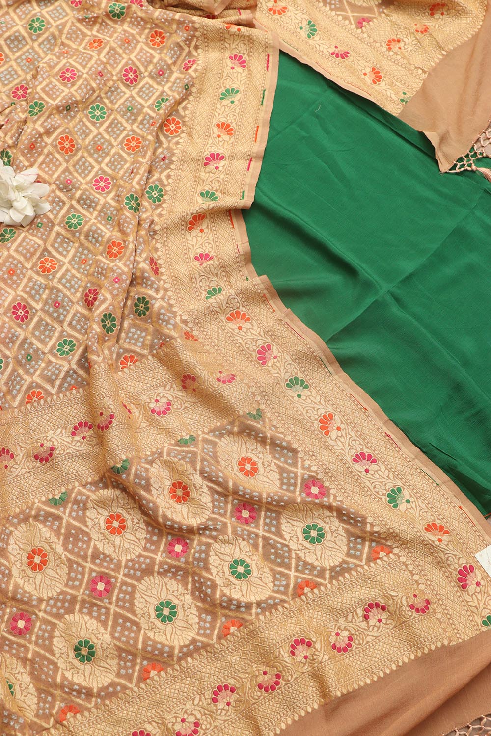 Green Plain Pure Georgette Suit With Pastel Banarasi Bandhani Pure Georgette Dupatta - Luxurion World