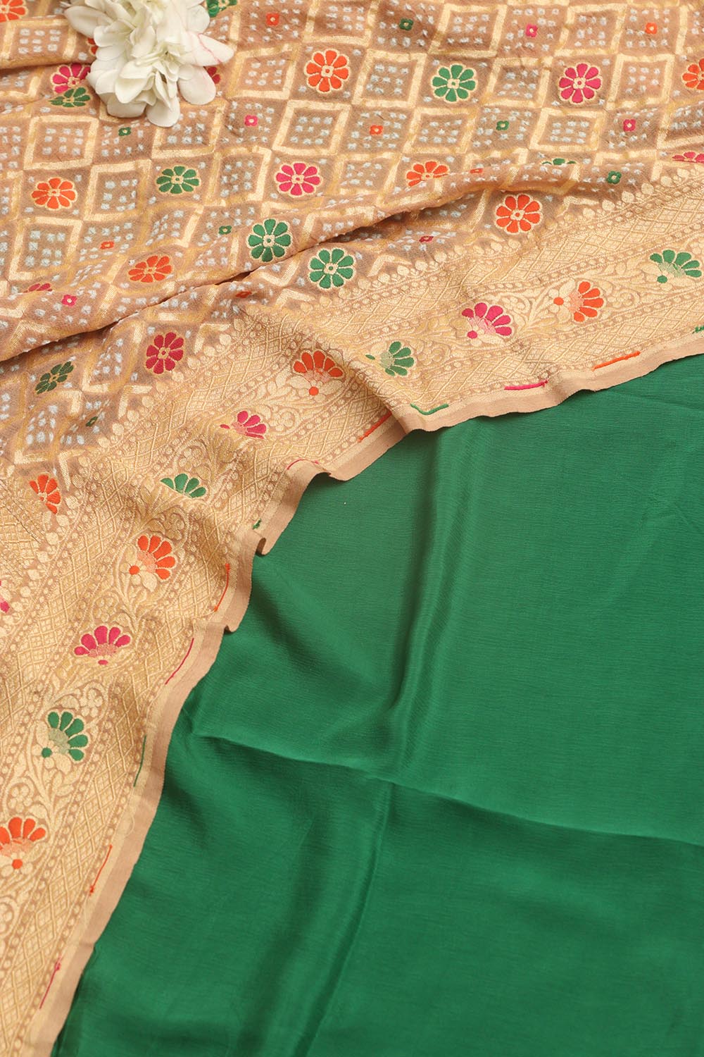 Green Plain Pure Georgette Suit With Pastel Banarasi Bandhani Pure Georgette Dupatta - Luxurion World