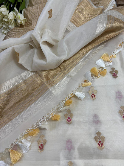 Dyeable Banarasi Handloom Chiniya Silk Suit With White Handloom Banarasi Pure Kora Silk Dupatta - Luxurion World