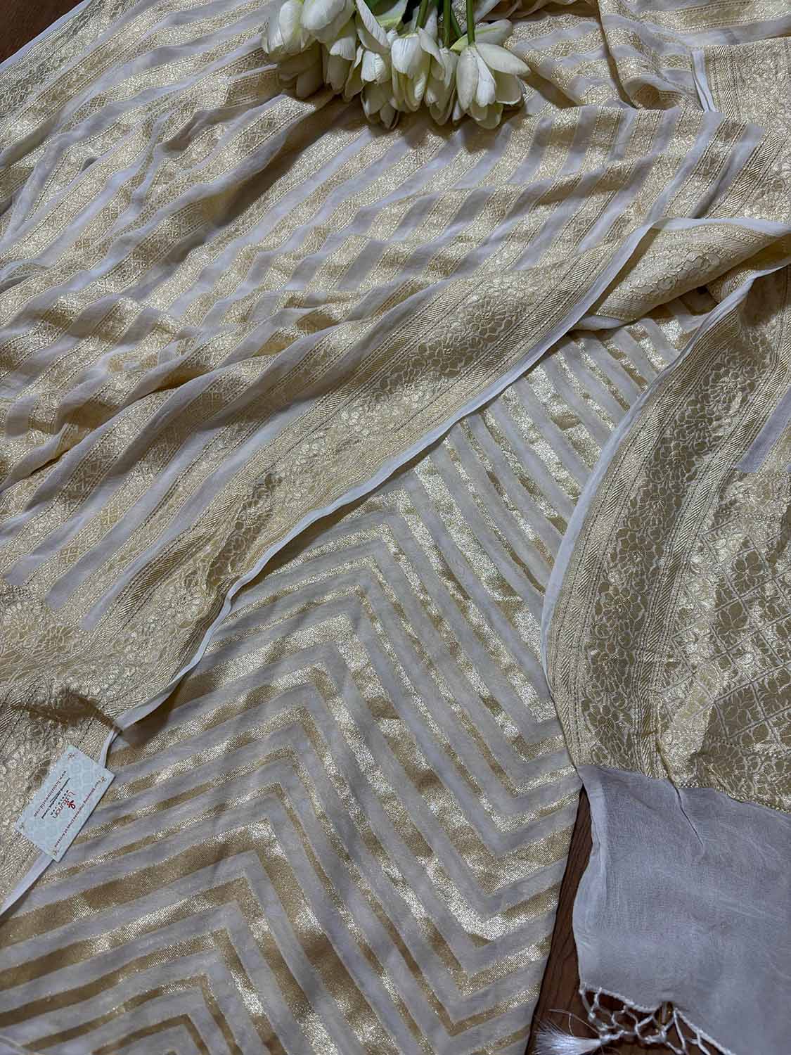 Dyeable Banarasi Pure Georgette Zig Zag Design Suit With Dyeable Banarasi Handloom Pure Georgette Stripes Design Dupatta - Luxurion World
