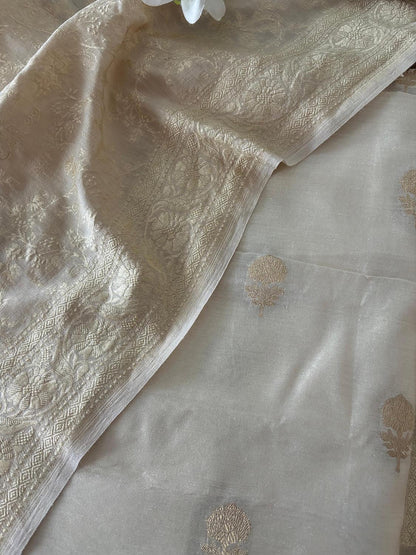 Elegant Dyeable Banarasi Handloom Chiniya Silk Suit With Dyeable Banarasi Handloom Pure Moonga Silk Flower Design Jaal Work Dupatta - Luxurion World