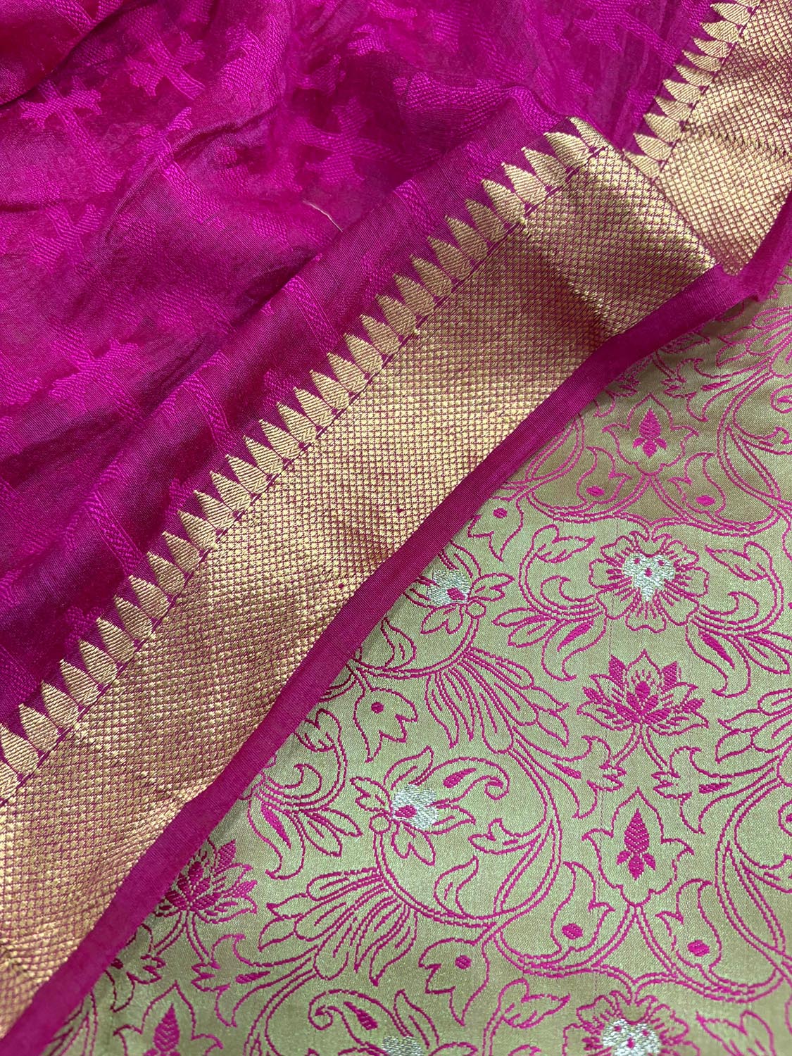 Green Banarasi Silk Tanchui Suit With Banarasi Handloom Pure Moonga Silk Dupatta - Luxurion World