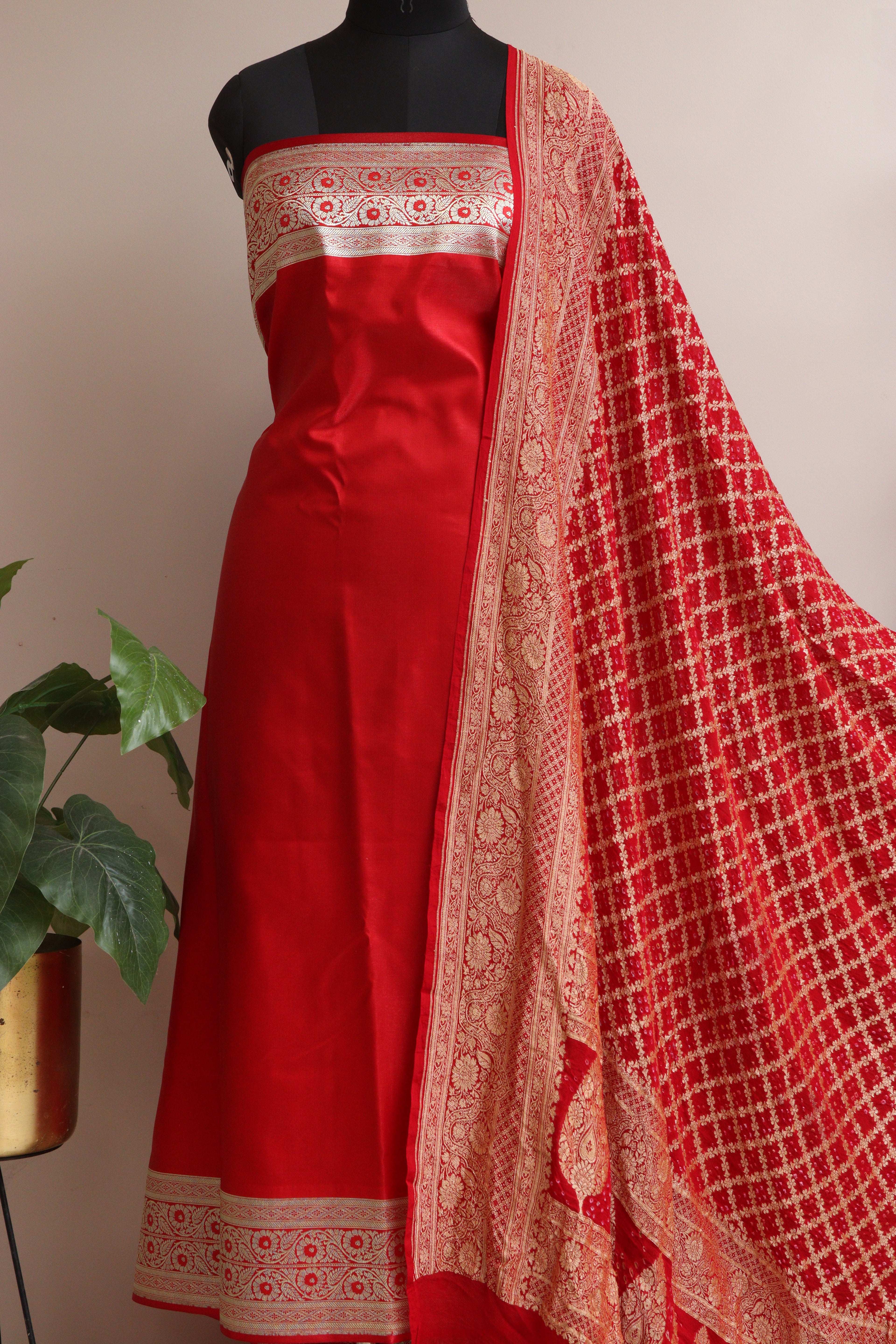 Red Banarasi Mashru Silk Flower Design Suit With Red Banarasi Bandhani Pure Georgette Dupatta - Luxurion World