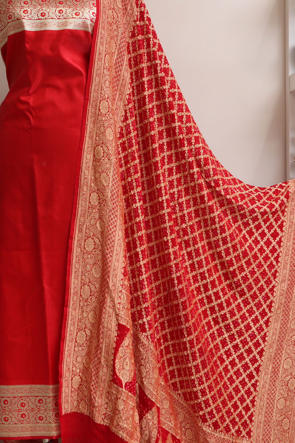 Red Banarasi Mashru Silk Flower Design Suit With Red Banarasi Bandhani Pure Georgette Dupatta - Luxurion World