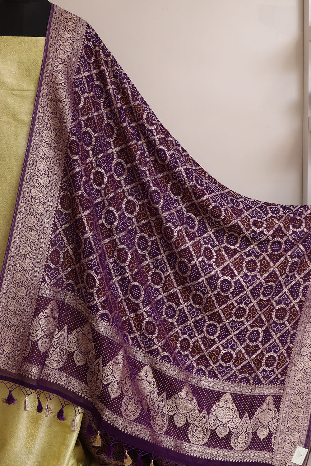 Elegant Green Banarasi Brocade Silk Suit With Banarasi Bandhani Weaved Georgette Dupatta - Luxurion World