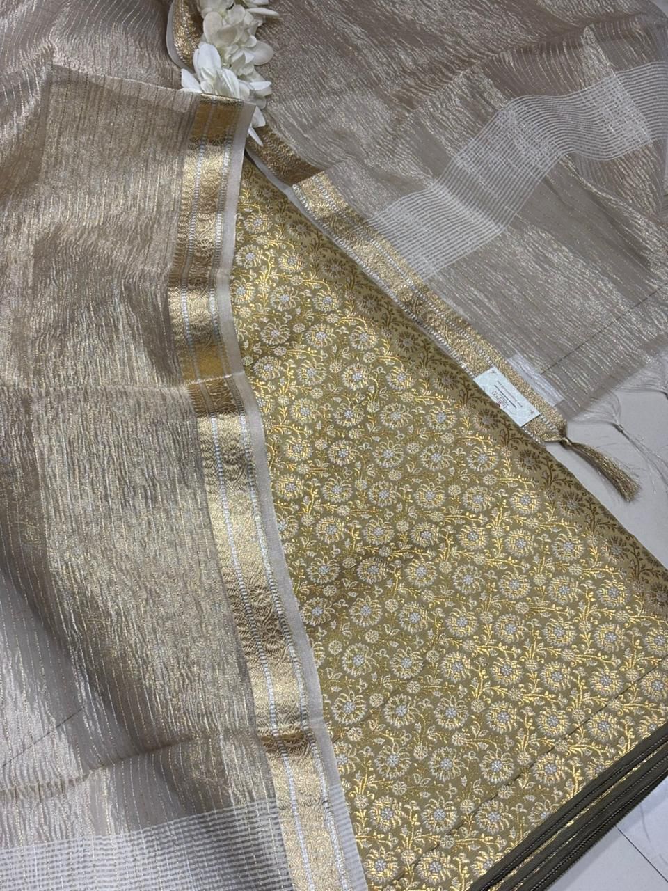 Green Handloom Banarasi Brocade Sona Roopa Flower Design Suit With Dyeable Banarasi Handloom Tissue Silk Crushed Dupatta - Luxurion World