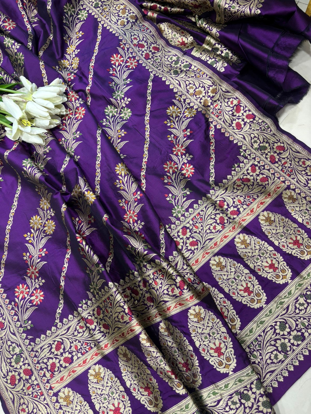Purple Banarasi Handloom Chiniya Silk Suit With Purple Banarasi Handloom Pure Katan Silk Flower Design Meenakari Dupatta - Luxurion World