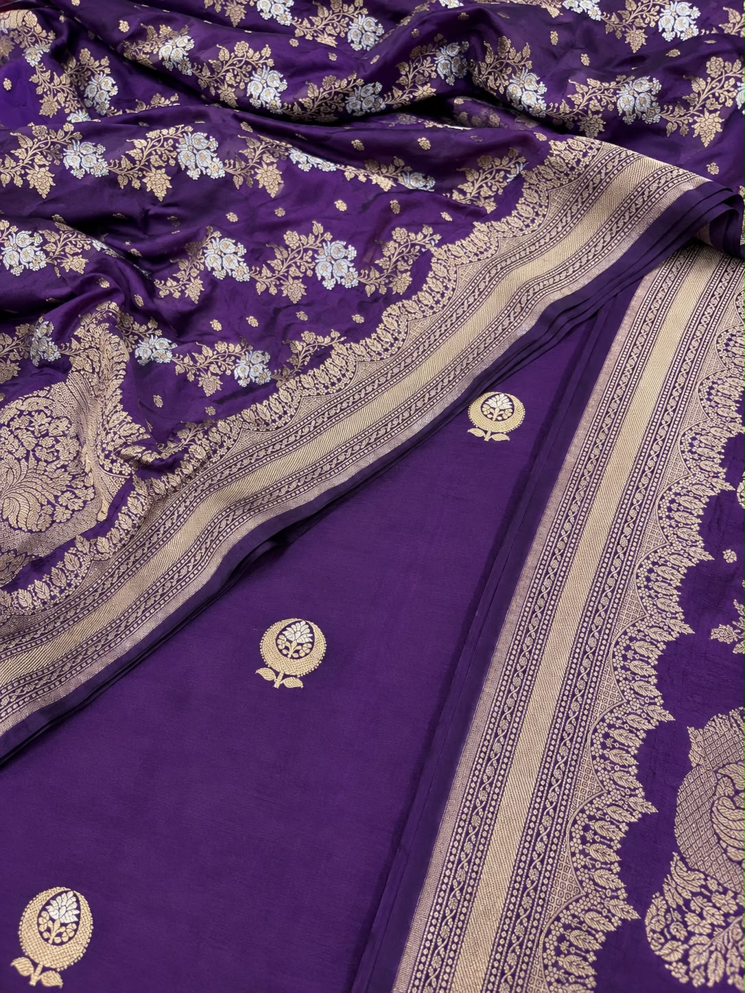 IS4B126081803 Purple Banarasi Handloom Pure Silk  Suit With Purple Banarasi Handloom Pure Katan Silk Sona Roopa Flower Design Dupatta
