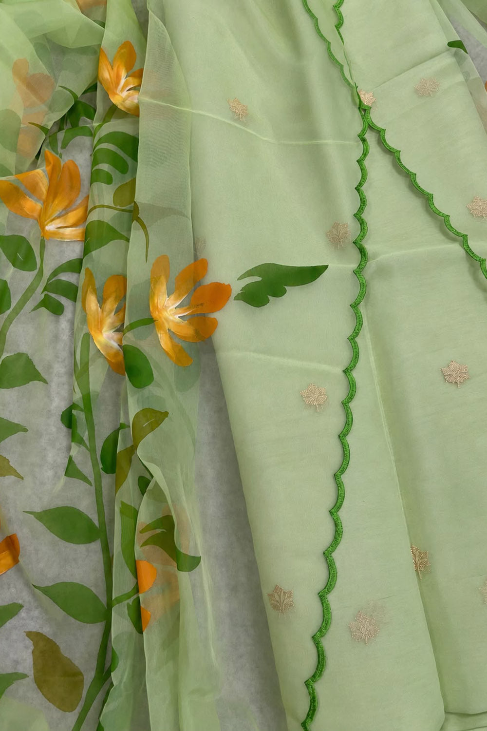 IS4B126092402 Green Banarasi Kora Silk Booti Design Suit With Green Hand Painted Organza Silk Scalloped Border Dupatta