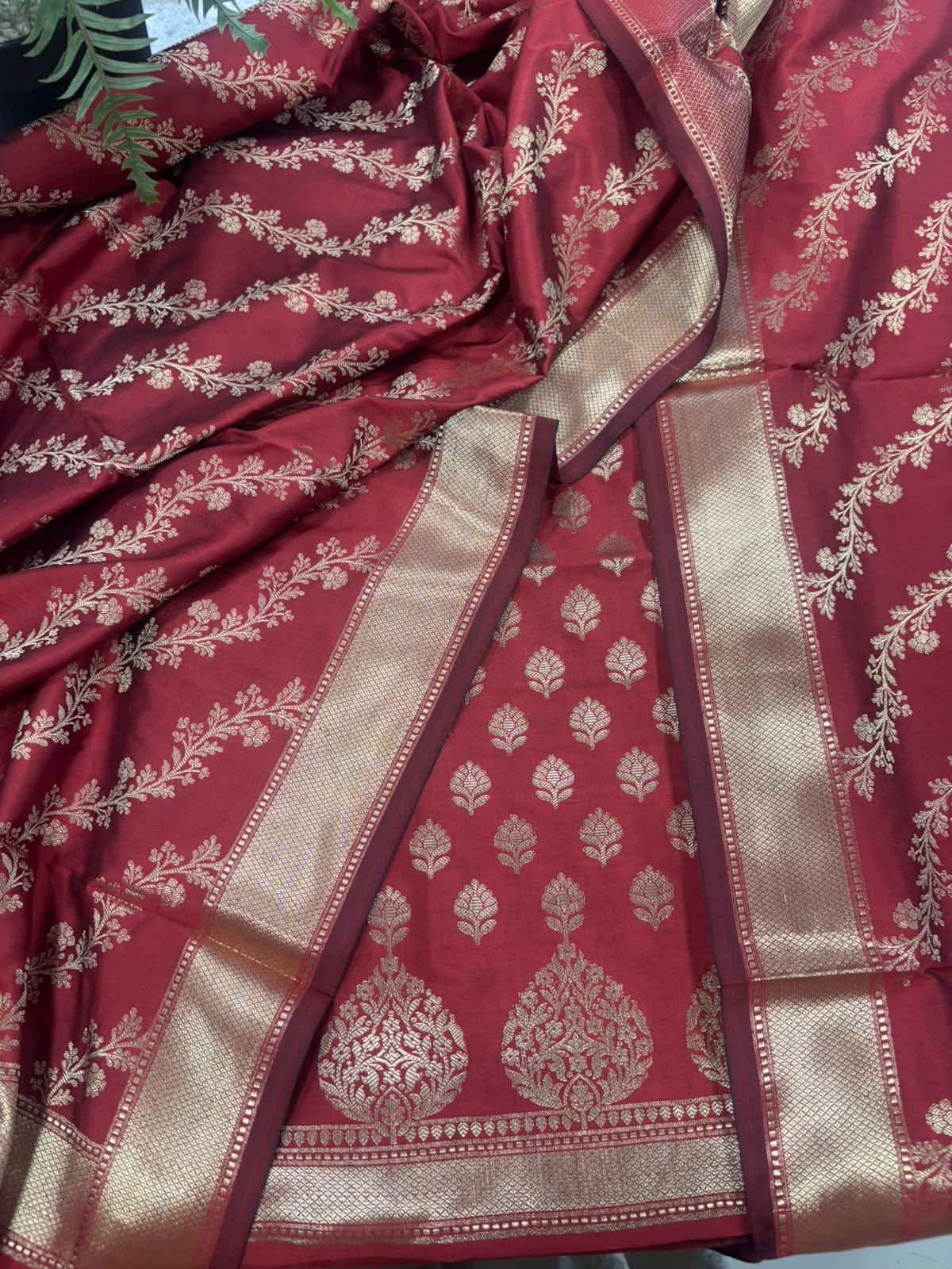 IS4B1GF226071301 Red Banarasi Silk Three Piece Unstitched Suit Set