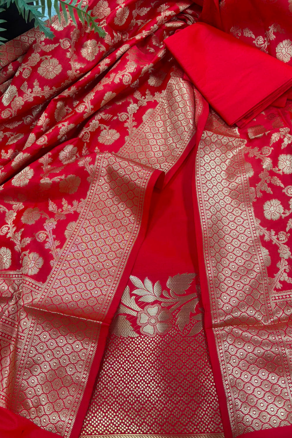 IS4B1GF226071304 Red Banarasi Silk Three Piece Unstitched Suit Set
