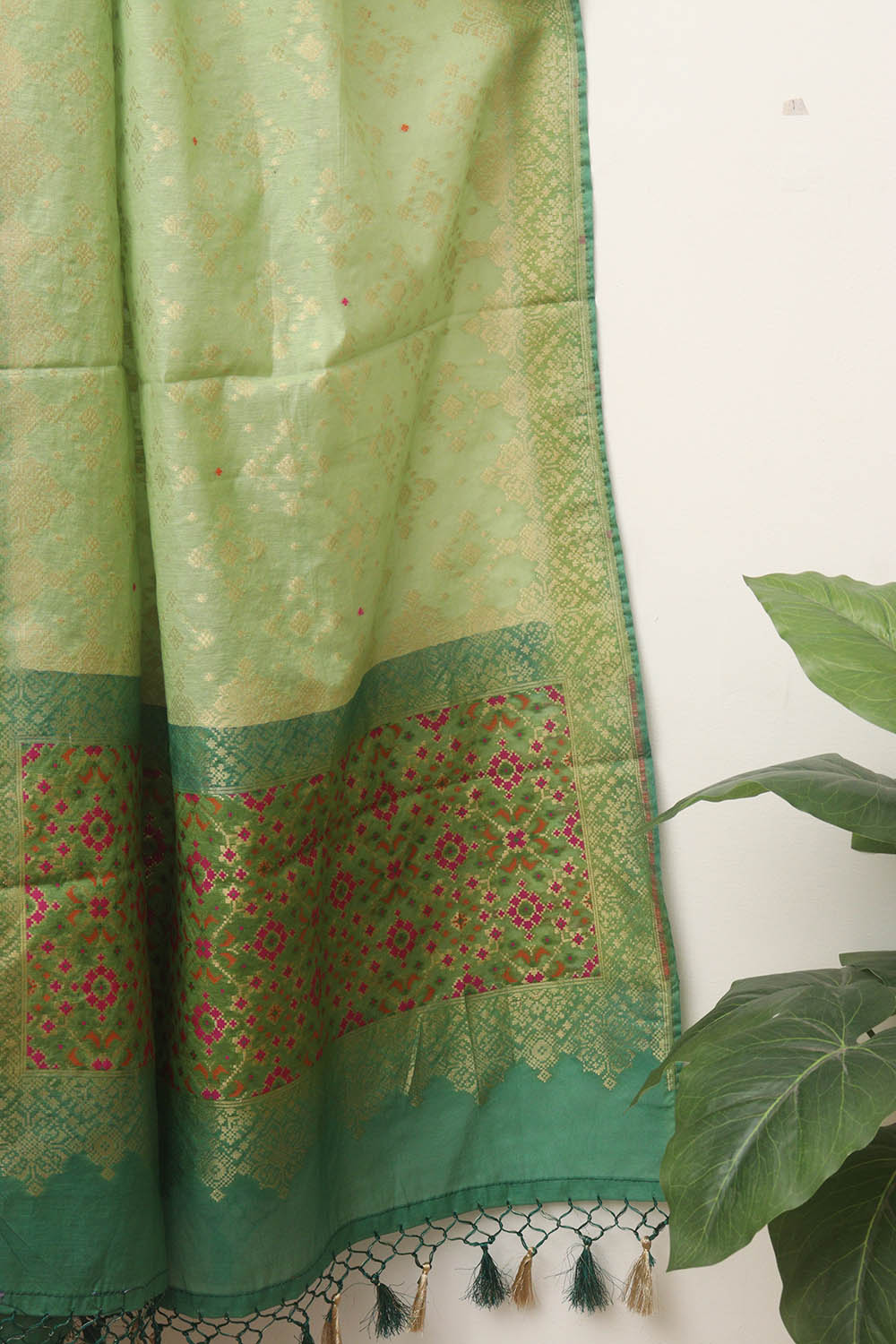 Green Banarasi Cotton Meenakari Three Piece Unstitched Suit Set - Luxurion World
