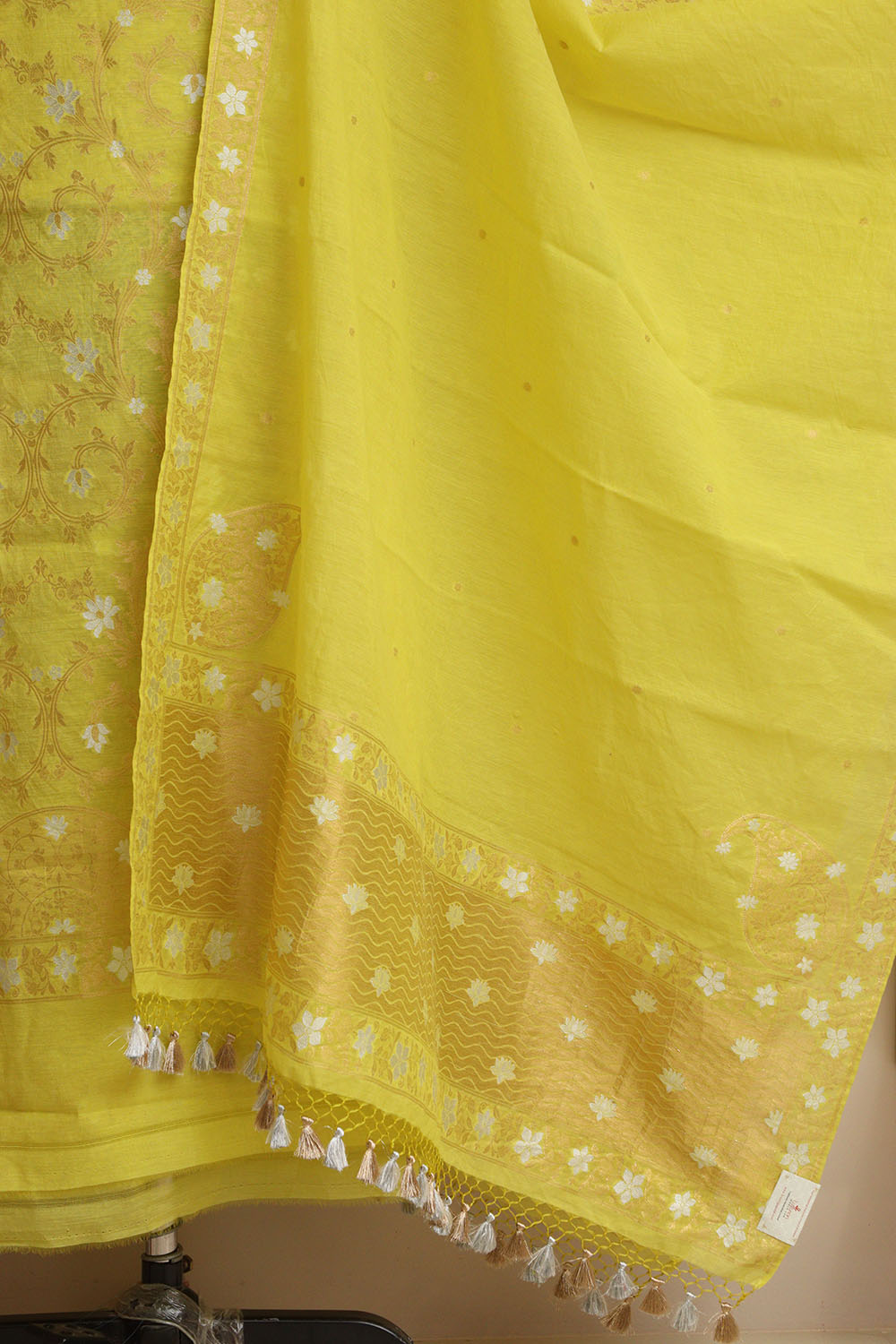 Green Banarasi Premium Cotton Three Piece Unstitched Sona Roopa Flower Design Suit Set - Luxurion World