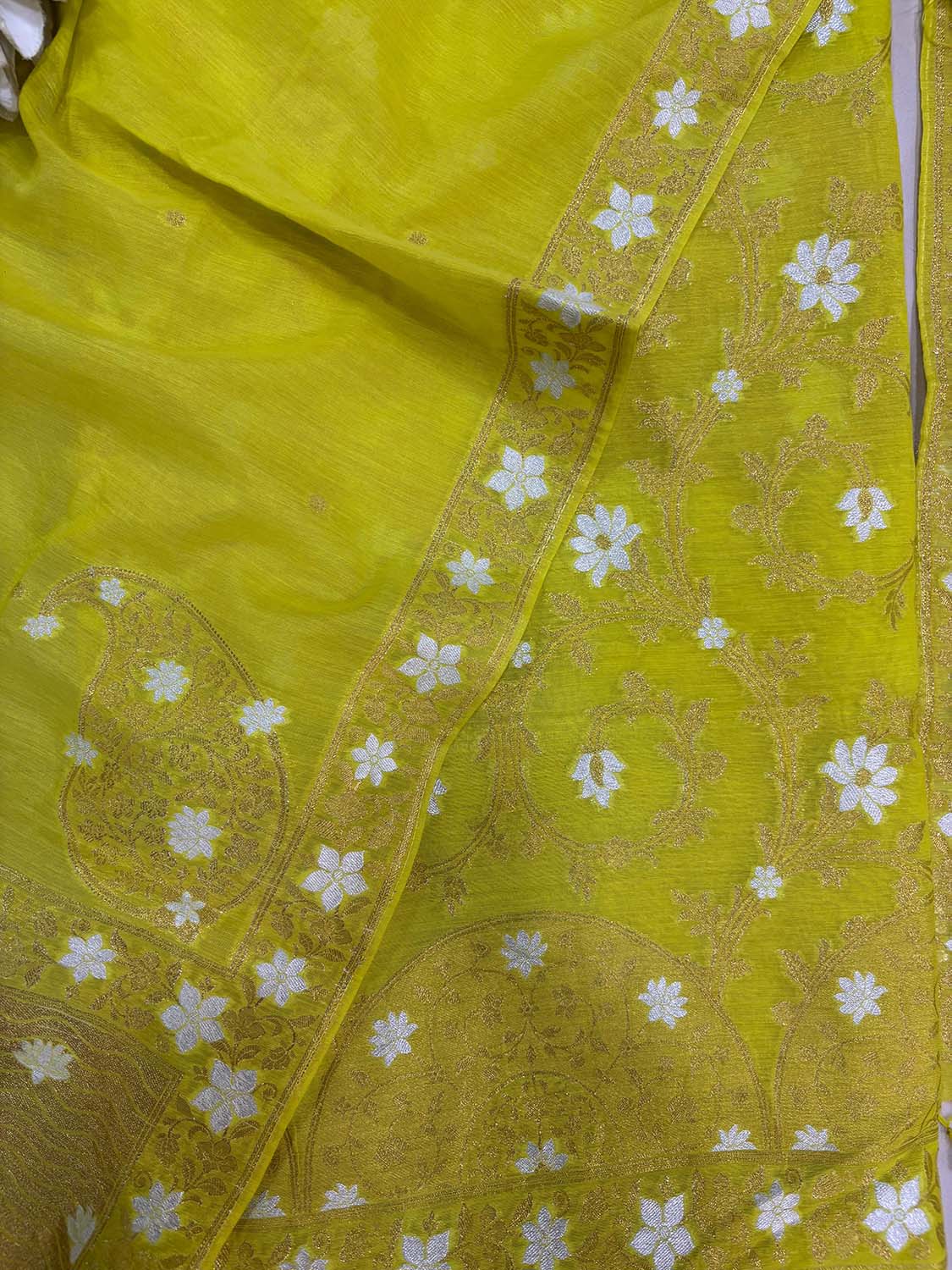 Green Banarasi Premium Cotton Three Piece Unstitched Sona Roopa Flower Design Suit Set - Luxurion World