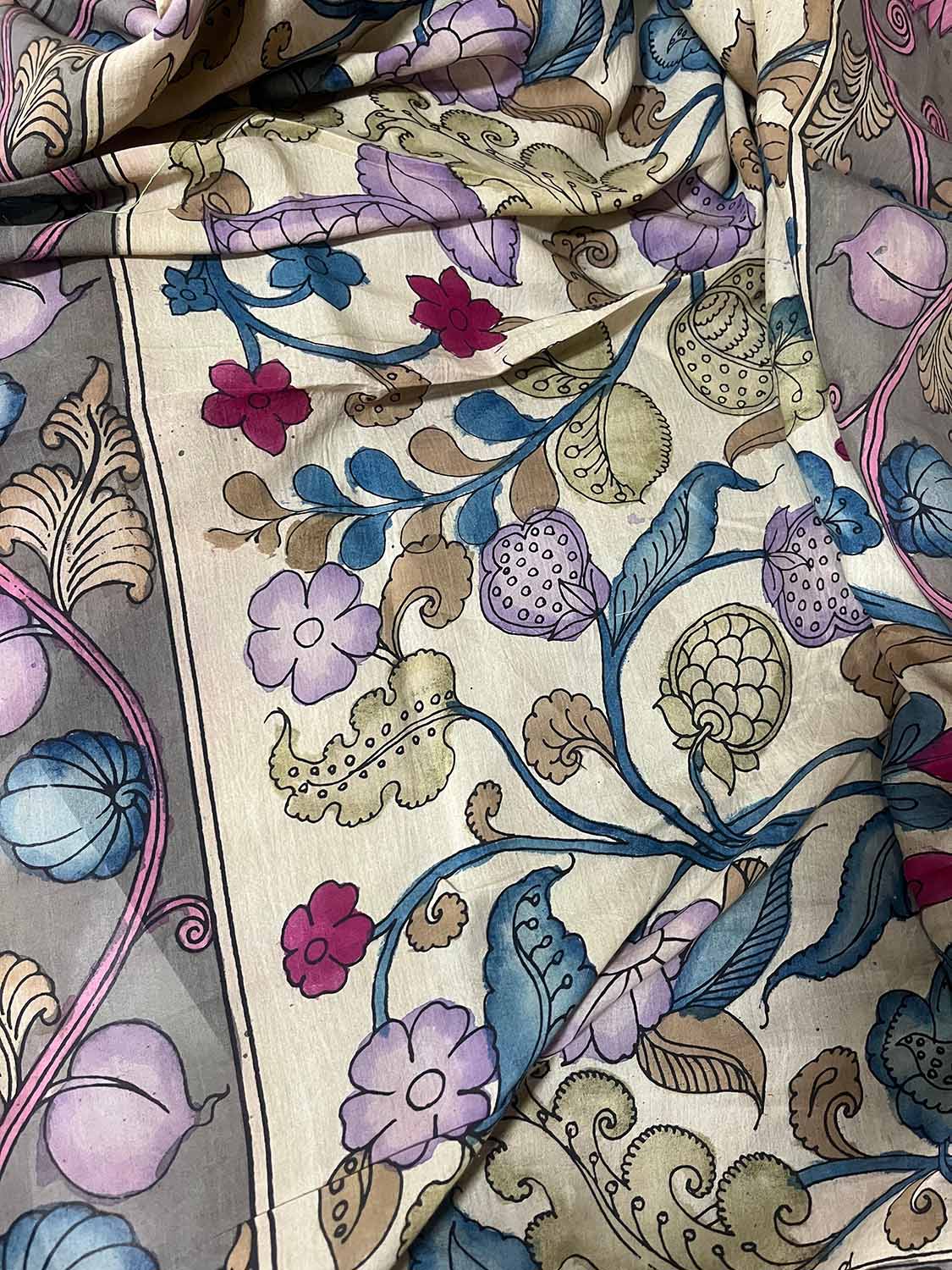 Multicolor Pen Kalamkari Pure Silk Suit With Multicolor Kalamkari Hand Painted Pure Bangalore Silk Dupatta - Luxurion World