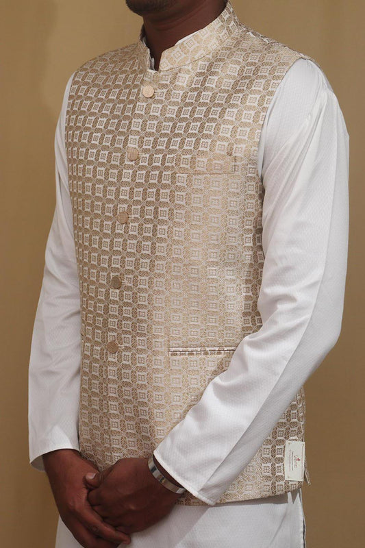 Stunning Off White Banarasi Silk Jacket: Luxurious Style and Versatility