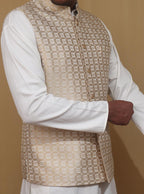 Stunning Off White Banarasi Silk Jacket: Luxurious Style and Versatility - Luxurion World