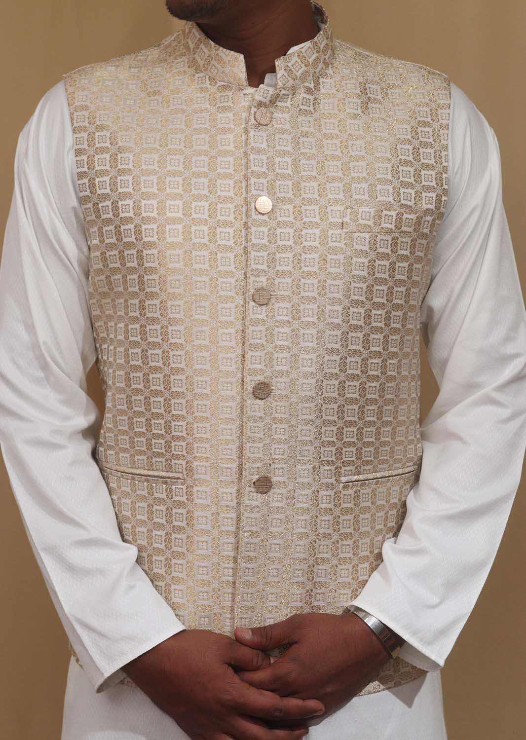 Stunning Off White Banarasi Silk Jacket: Luxurious Style and Versatility - Luxurion World