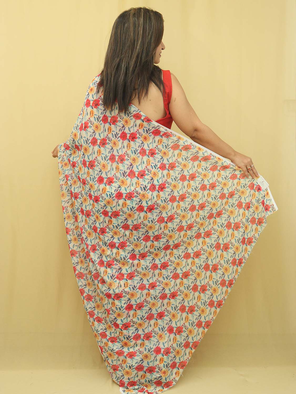Off White Digital Printed Georgette Floral Design Saree - Luxurion World