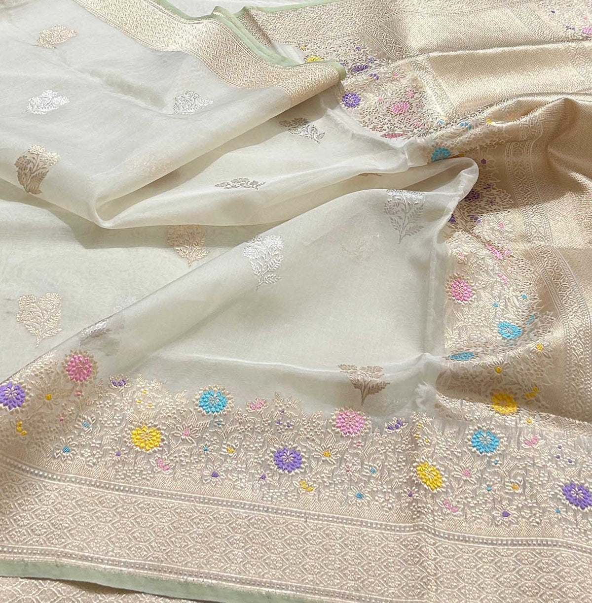 Off White Pure Kora Tissue Banarasi Handloom Meenakari Weaved Saree