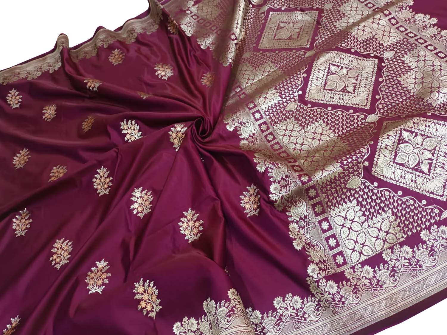 Elegant Maroon Banarasi Silk Saree - Luxurion World