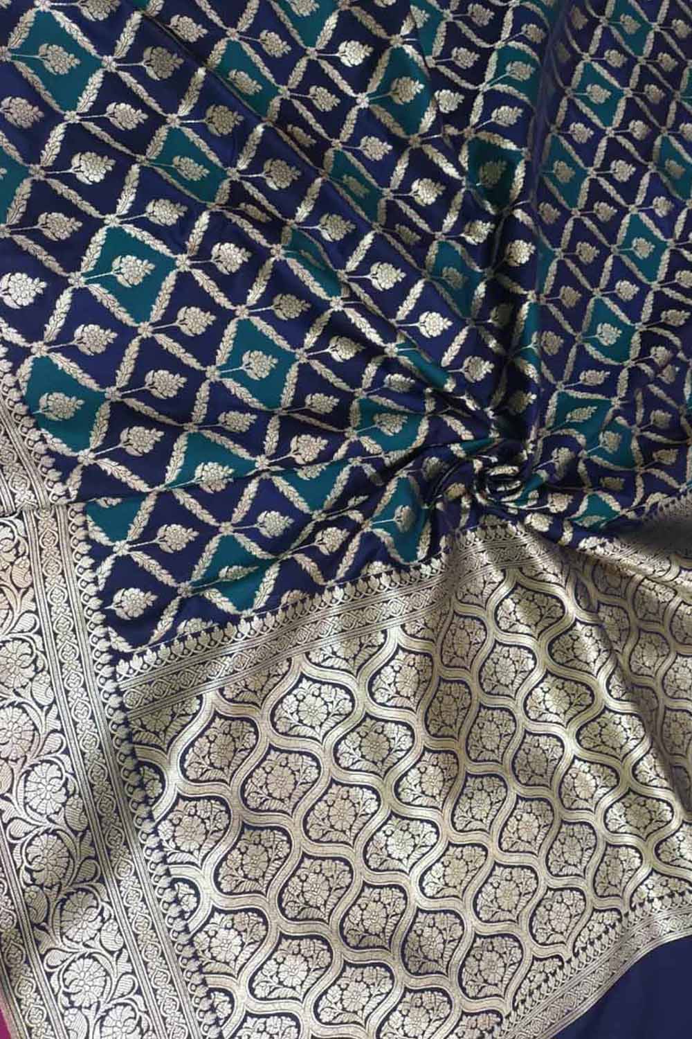 Exquisite Green & Blue Banarasi Silk Saree - Luxurion World