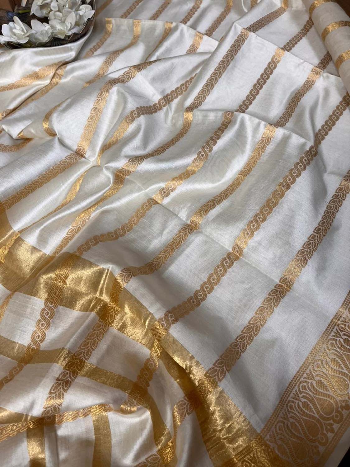 Chiniya Silk Dupatta: Dyeable Banarasi Handloom Elegance - Luxurion World