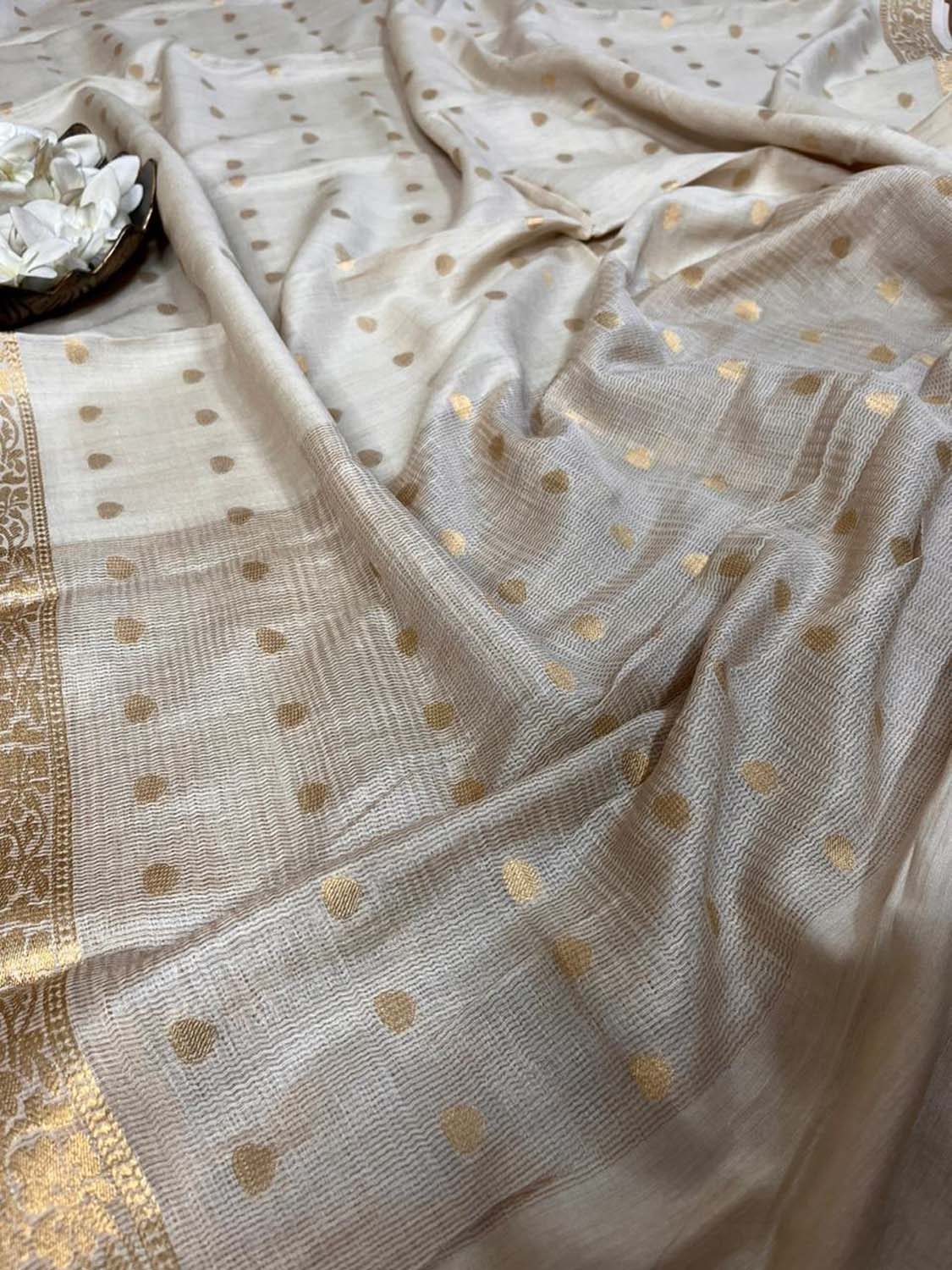 Vibrant Dyeable Banarasi Handloom Moonga Silk Dupatta - Luxurion World