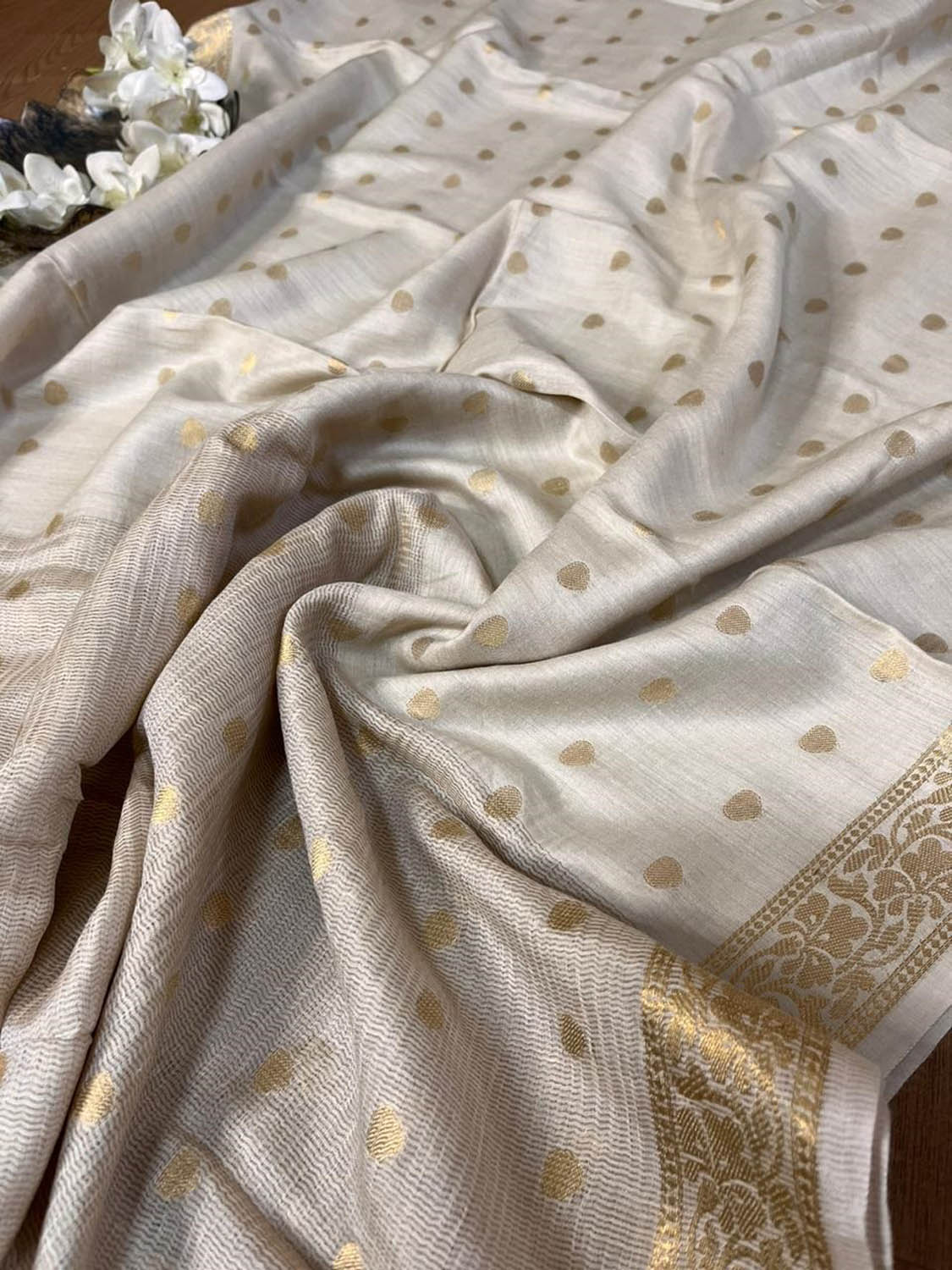 Vibrant Dyeable Banarasi Handloom Moonga Silk Dupatta - Luxurion World