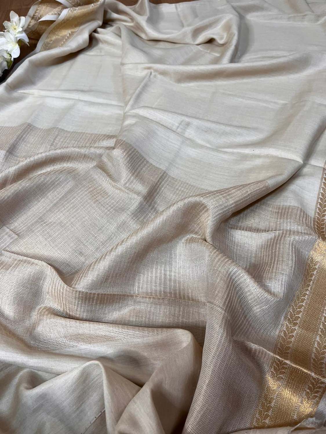 Vibrant Dyeable Banarasi Handloom Moonga Silk Dupatta - Luxurion World