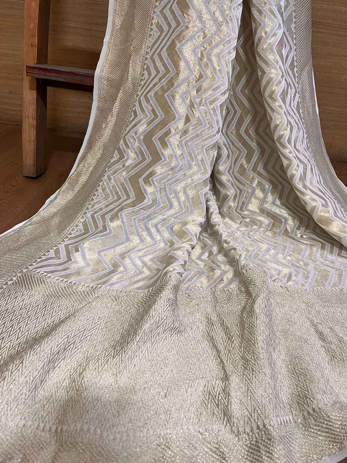Stunning Dyeable Banarasi Handloom Pure Georgette Dupatta - Luxurion World