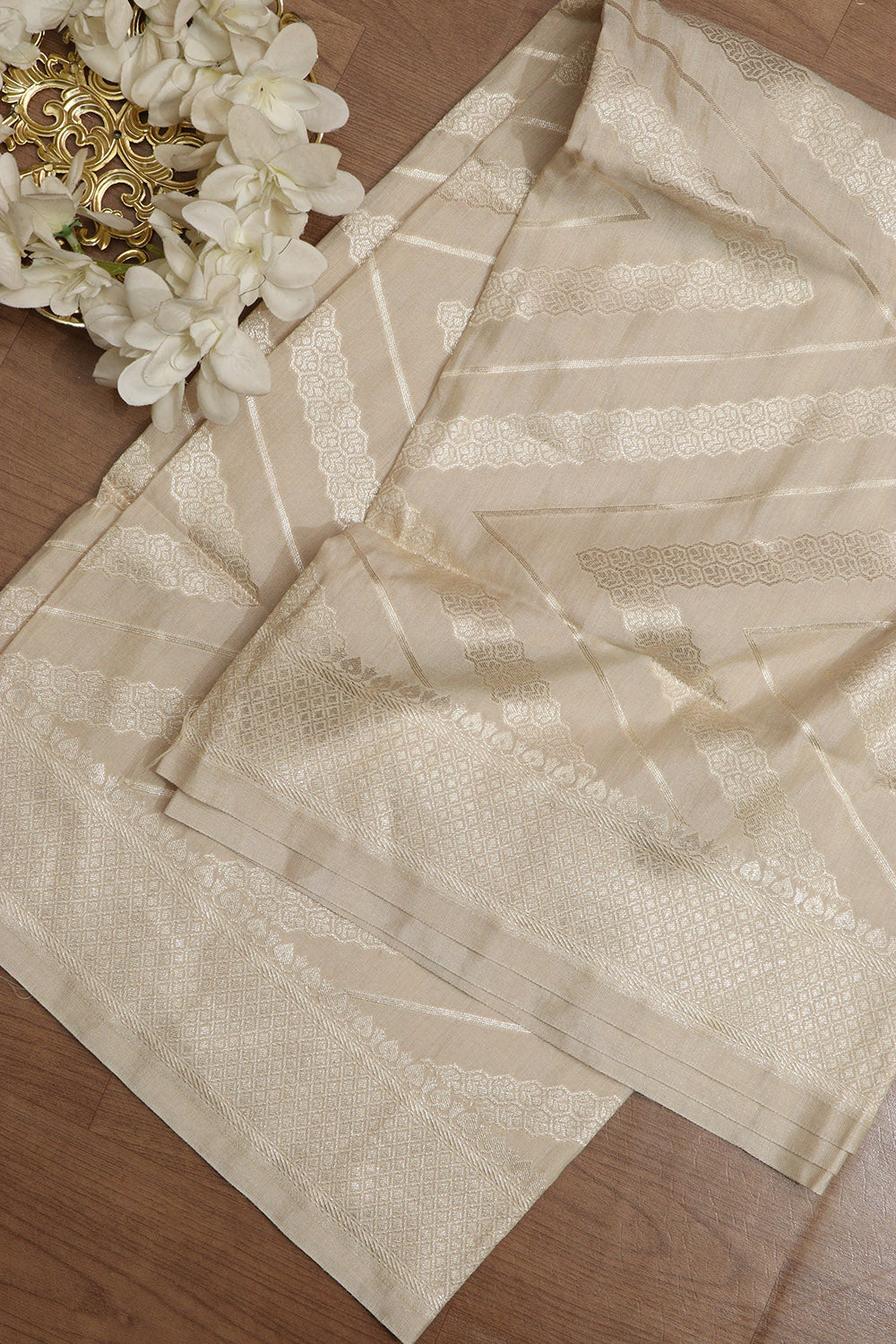 Vibrant Dyeable Banarasi Handloom Pure Moonga Silk Dupatta - Luxurion World- Crafted Heirlooms