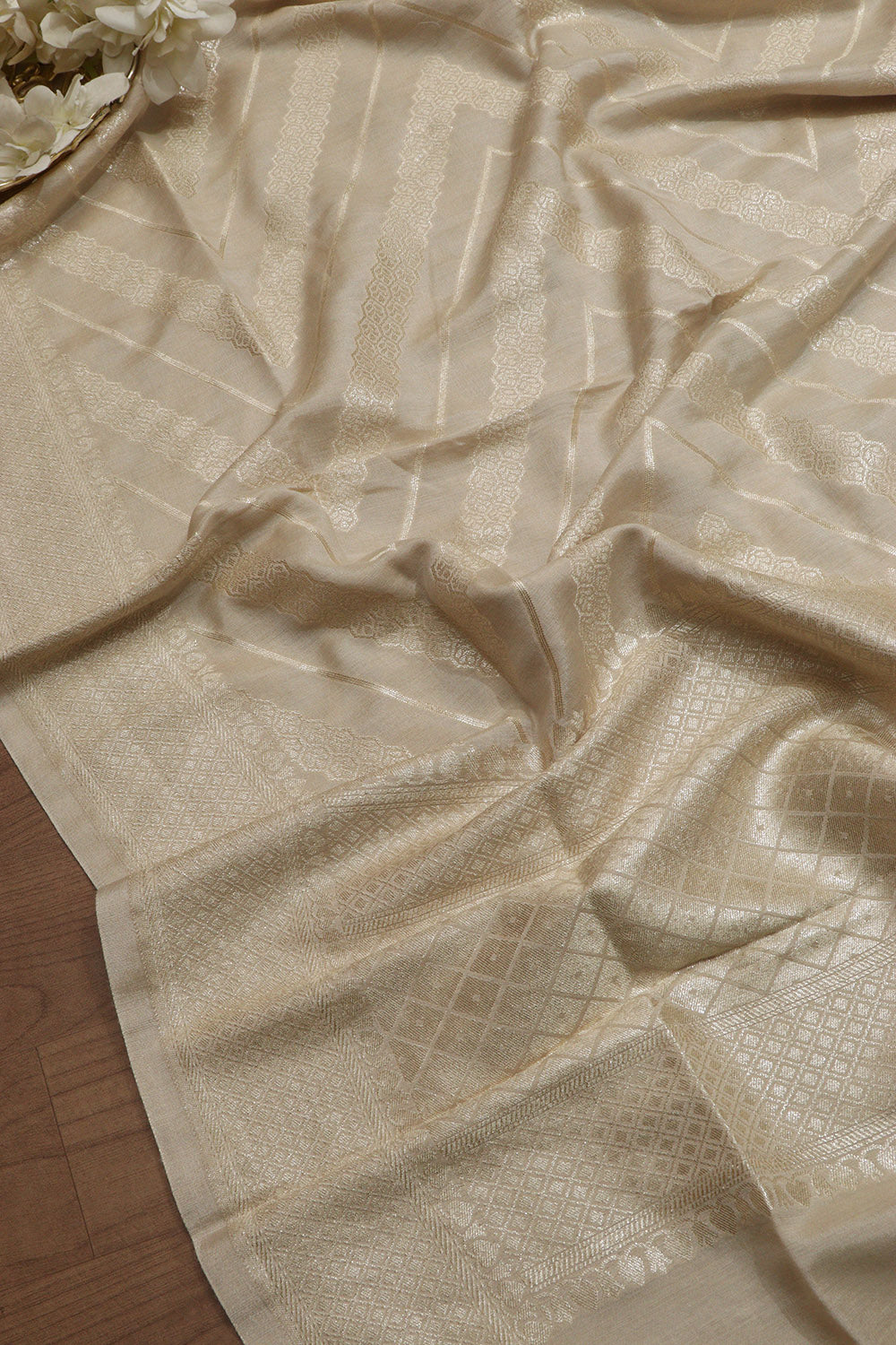 Vibrant Dyeable Banarasi Handloom Pure Moonga Silk Dupatta - Luxurion World- Crafted Heirlooms